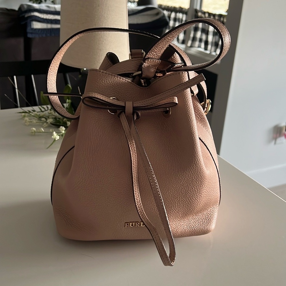Furla Noe Shoulder/ Crossbody Bag